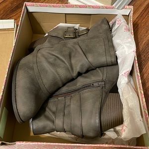 Brand New Jelly Pop Booties - Distressed Taupe - 9.5